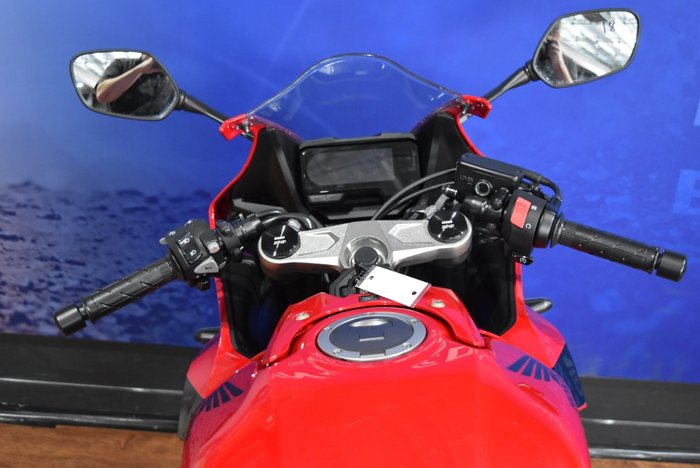 2023 Honda CBR650R Red