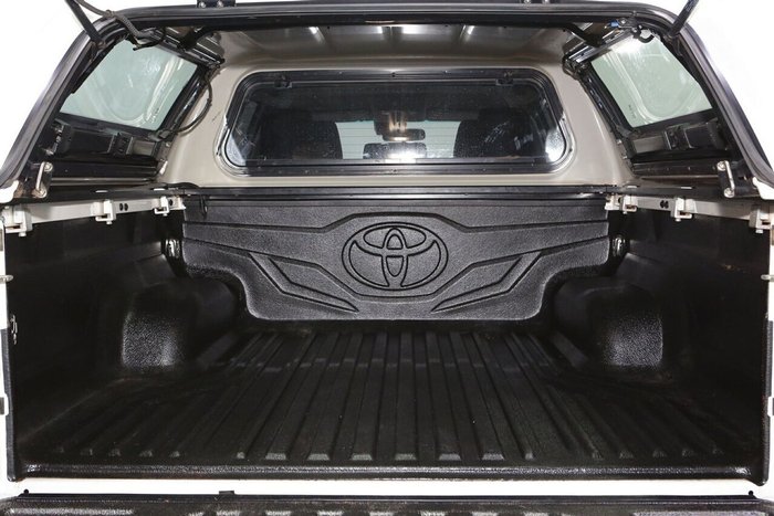 2020 Toyota Hilux SR5