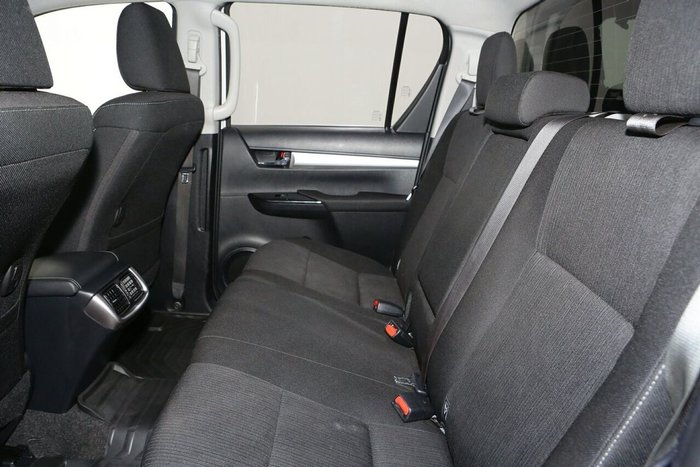 2020 Toyota Hilux SR5