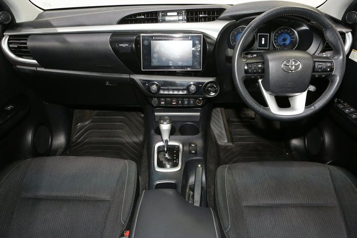 2020 Toyota Hilux SR5