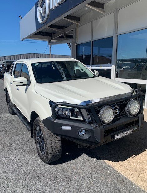 2022 NISSAN D23 ST-X NAVARA 4X4 2.3 DSL AUTO DC ST-X LN WHITE PEARL