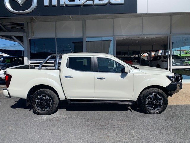 2022 NISSAN D23 ST-X NAVARA 4X4 2.3 DSL AUTO DC ST-X LN WHITE PEARL