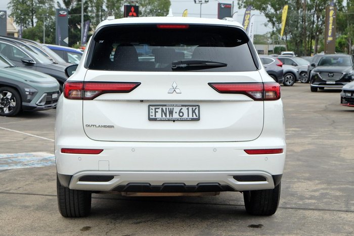 2023 Mitsubishi Outlander LS