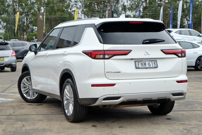 2023 Mitsubishi Outlander LS