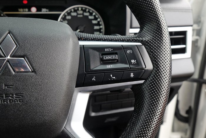 2023 Mitsubishi Outlander LS