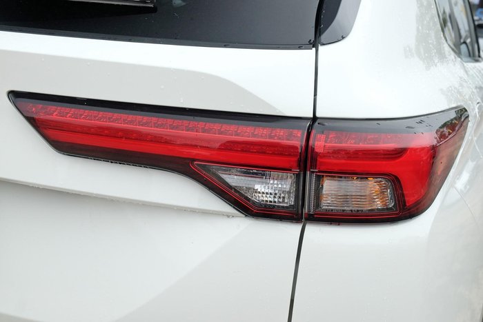 2023 Mitsubishi Outlander LS