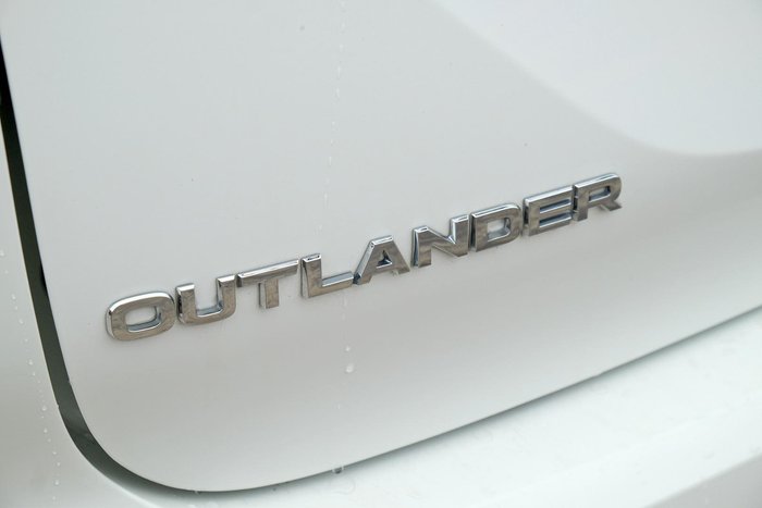 2023 Mitsubishi Outlander LS