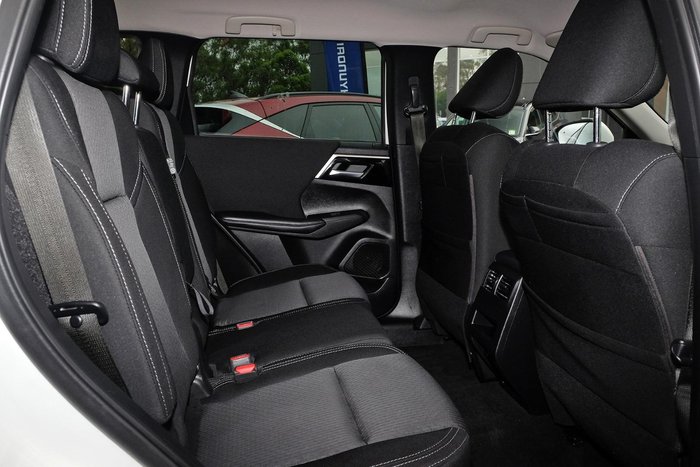 2023 Mitsubishi Outlander LS