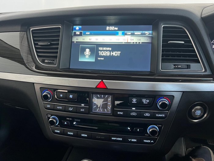 2015 Hyundai Genesis DH Marble White