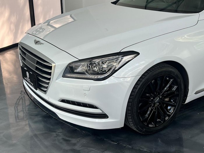 2015 Hyundai Genesis DH Marble White