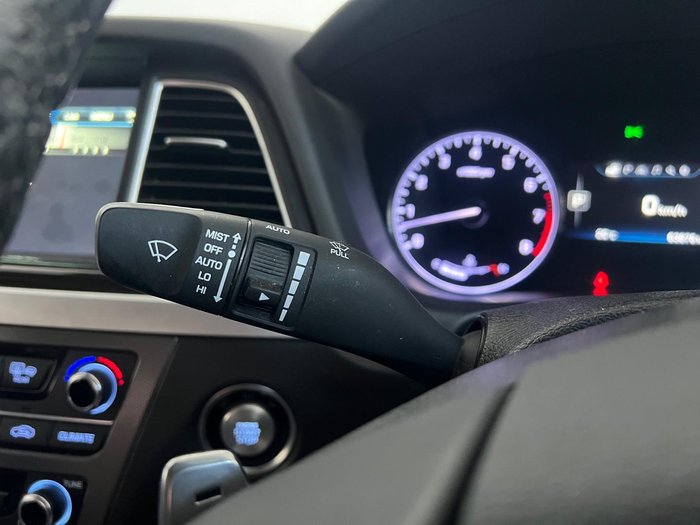 2015 Hyundai Genesis DH Marble White