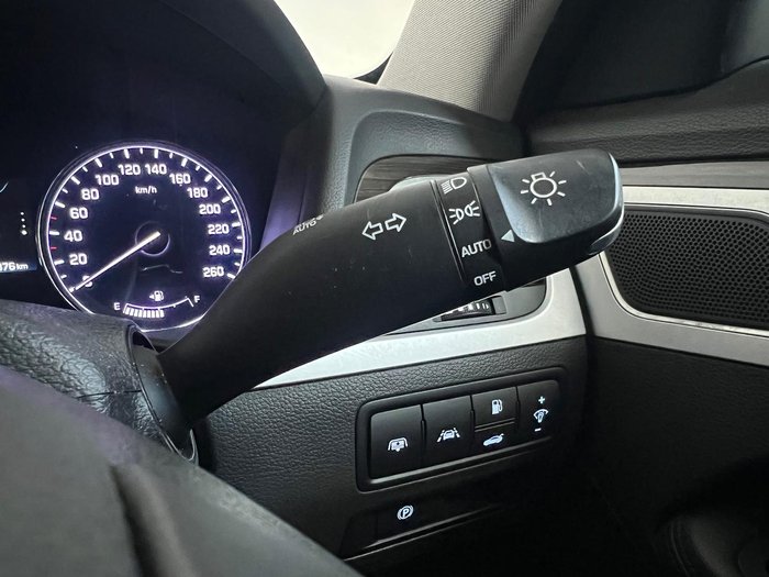 2015 Hyundai Genesis DH Marble White