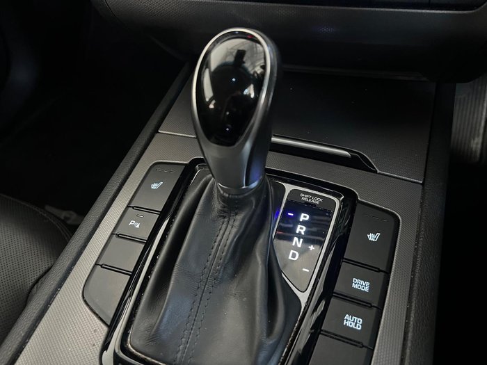 2015 Hyundai Genesis DH Marble White