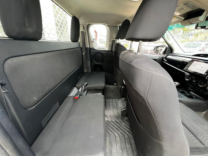 2021 Toyota Hilux SR