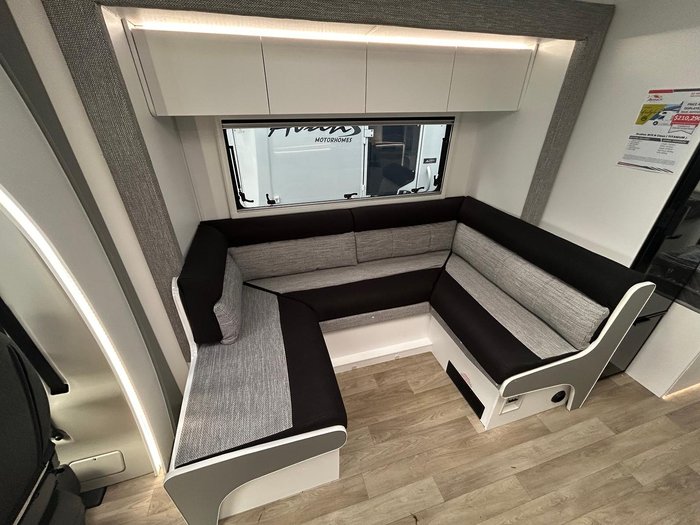 2025 Avan Ovation M10