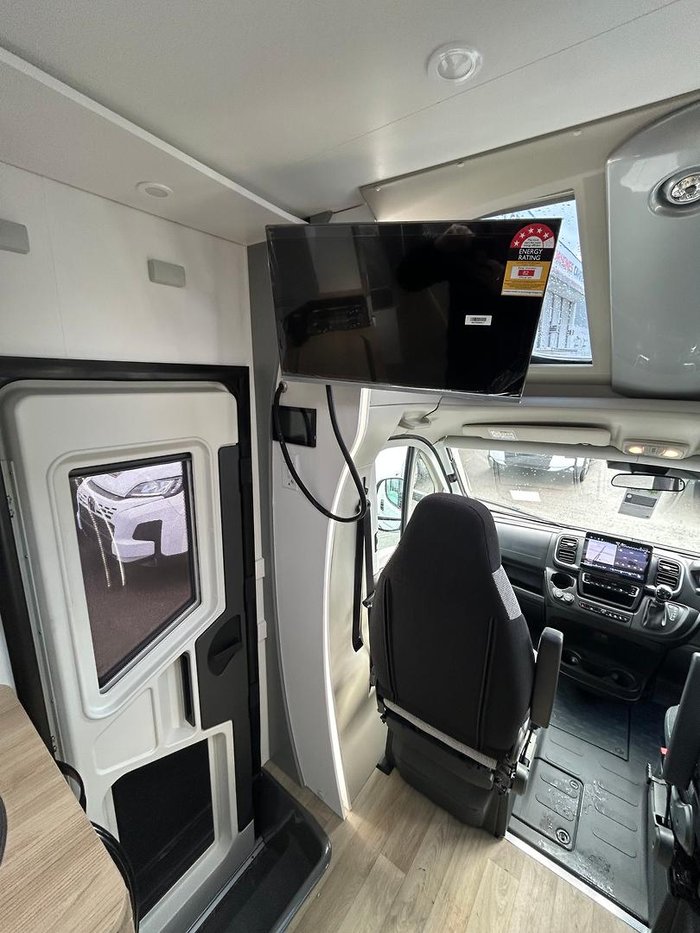 2025 Avan Ovation M10