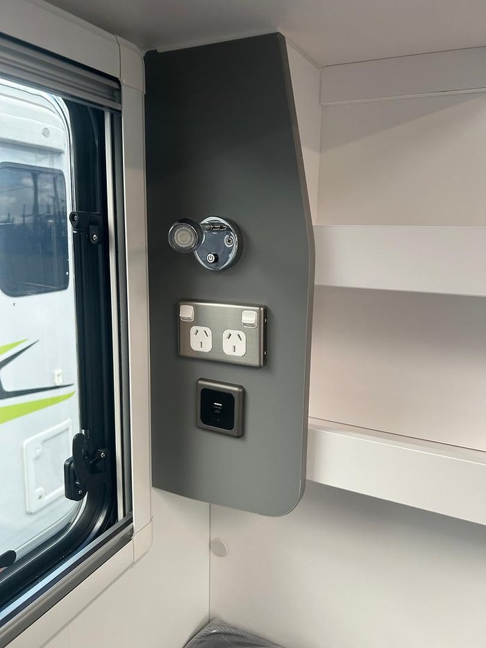 2025 Avan Ovation M10