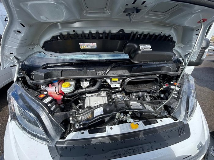 2025 Avan Ovation M10