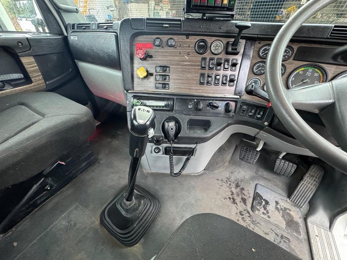 2011 Freightliner Century C(S/T)112