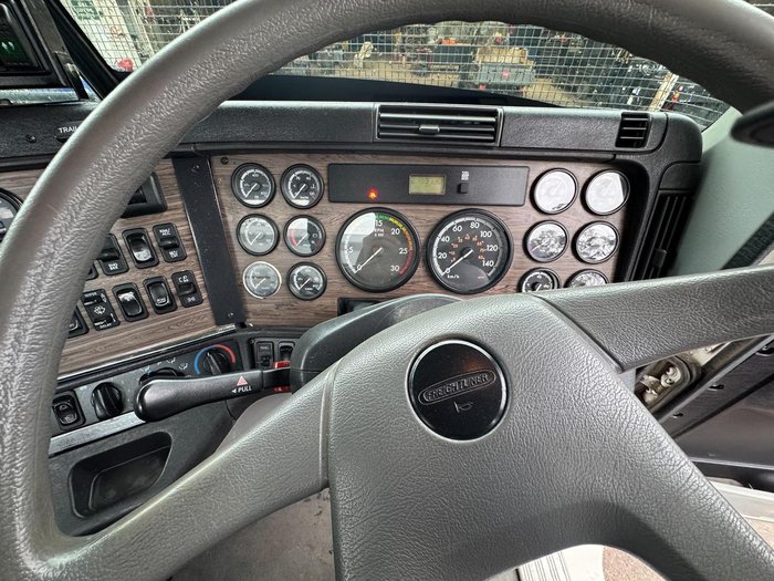 2011 Freightliner Century C(S/T)112