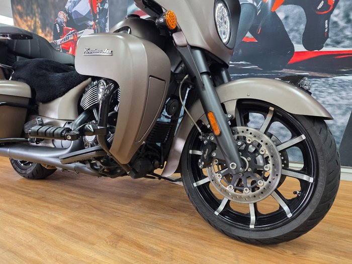 2021 INDIAN ROADMASTER DARK HORSE BRONZE
