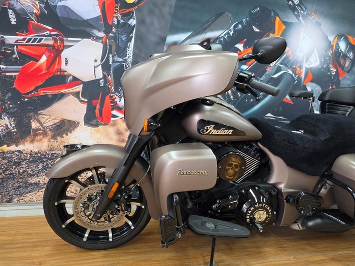 2021 INDIAN ROADMASTER DARK HORSE BRONZE