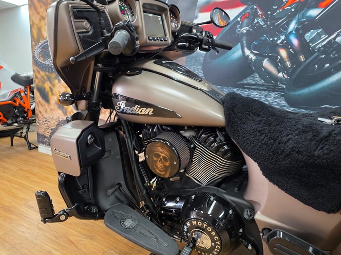 2021 INDIAN ROADMASTER DARK HORSE BRONZE