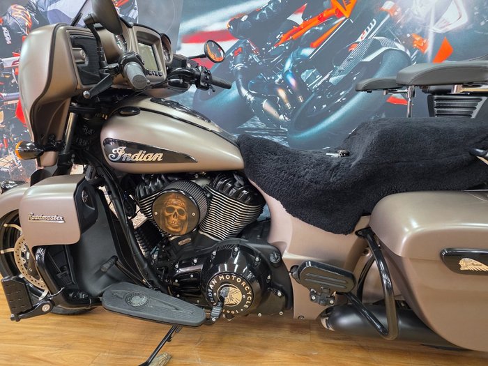 2021 INDIAN ROADMASTER DARK HORSE BRONZE