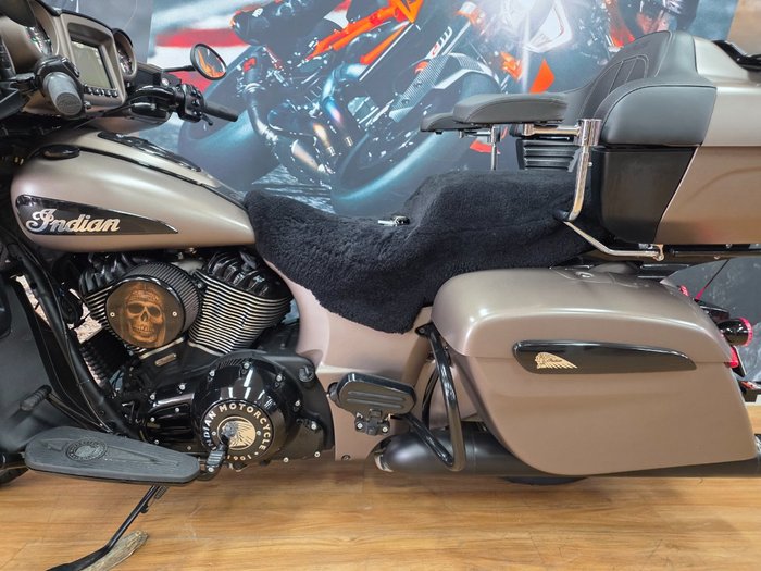 2021 INDIAN ROADMASTER DARK HORSE BRONZE