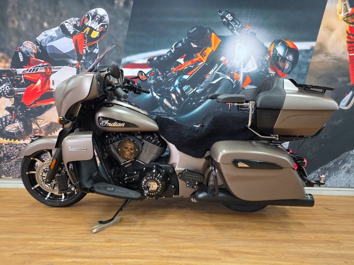 2021 INDIAN ROADMASTER DARK HORSE BRONZE