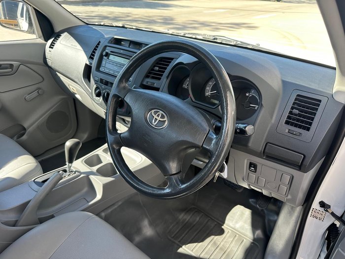 2009 Toyota Hilux Workmate TGN16R MY09 4x2 Glacier White