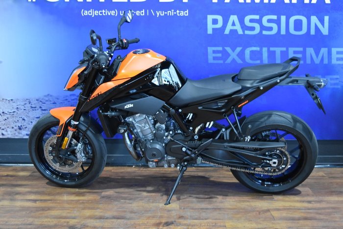 2022 Ktm 890 DUKE Orange