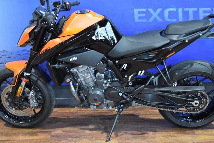 2022 Ktm 890 DUKE Orange