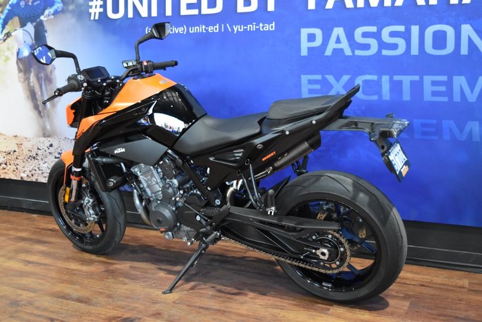 2022 Ktm 890 DUKE Orange