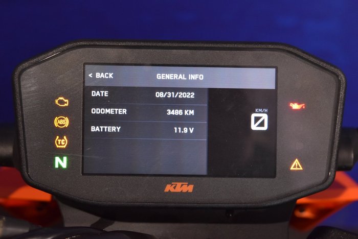 2022 Ktm 890 DUKE Orange