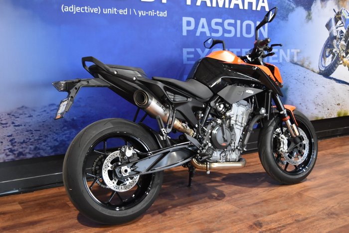 2022 Ktm 890 DUKE Orange