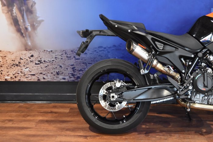 2022 Ktm 890 DUKE Orange