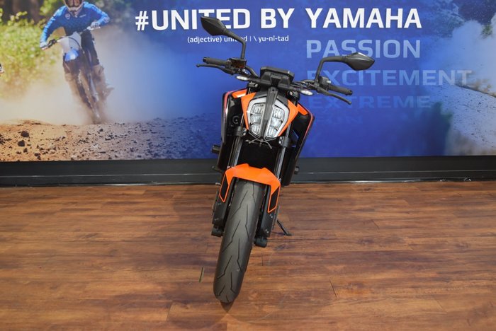 2022 Ktm 890 DUKE Orange