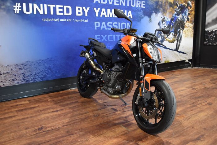 2022 Ktm 890 DUKE Orange