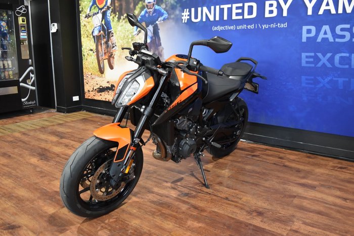 2022 Ktm 890 DUKE Orange
