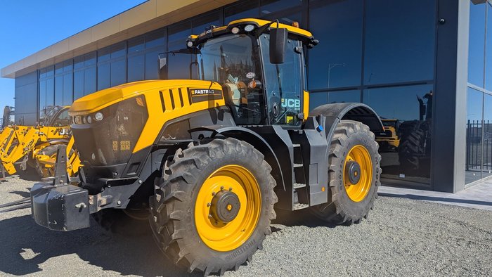 2023 JCB 8330 Fastrac Tractor