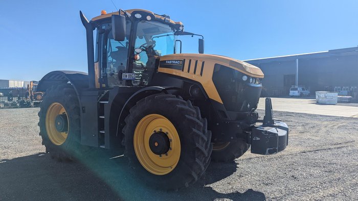 2023 JCB 8330 Fastrac Tractor