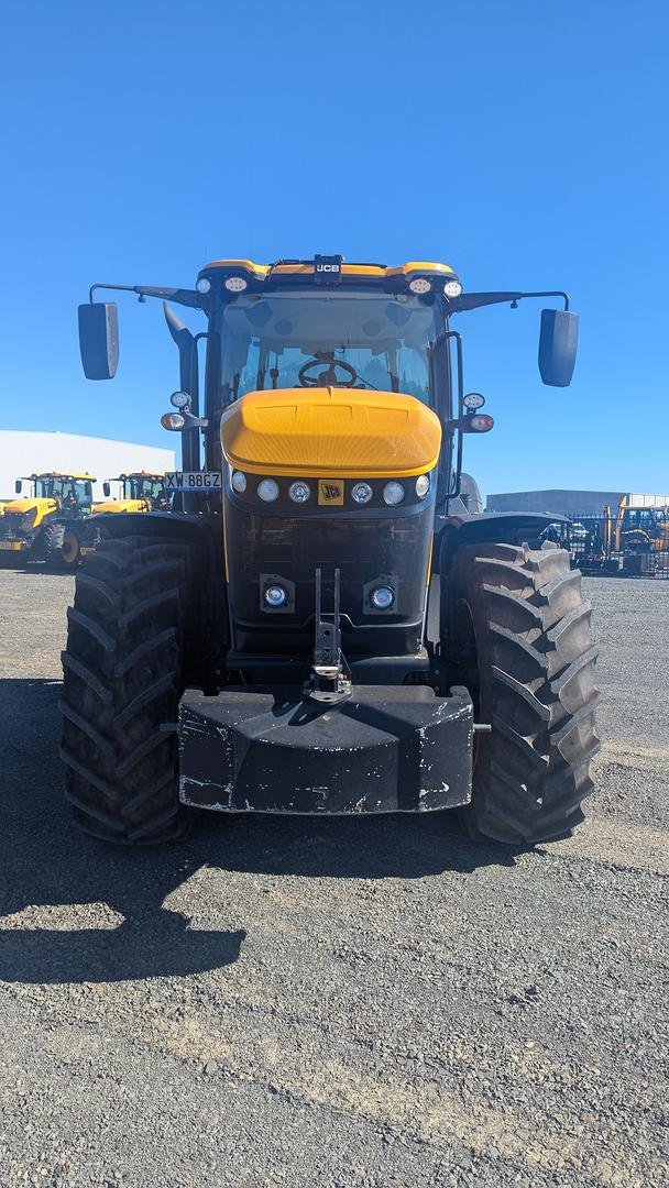 2023 JCB 8330 Fastrac Tractor