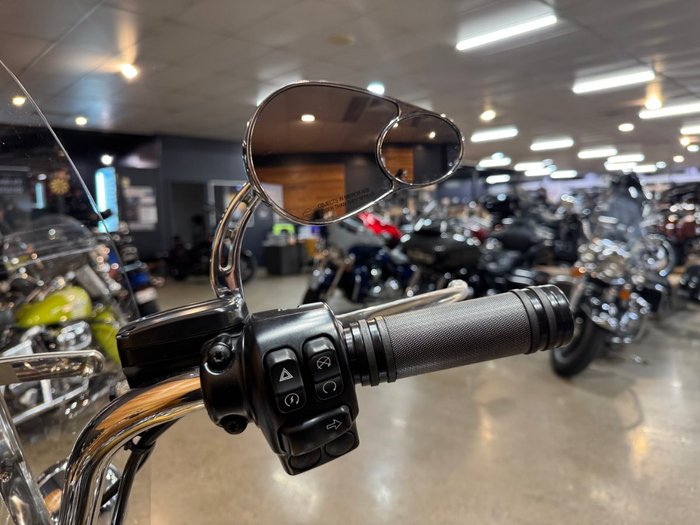 2017 Harley-davidson FLHR ROAD KING Gold