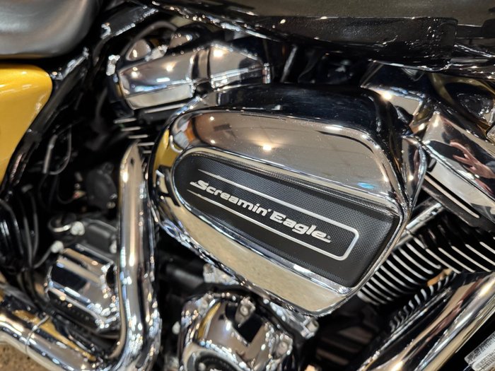 2017 Harley-davidson FLHR ROAD KING Gold