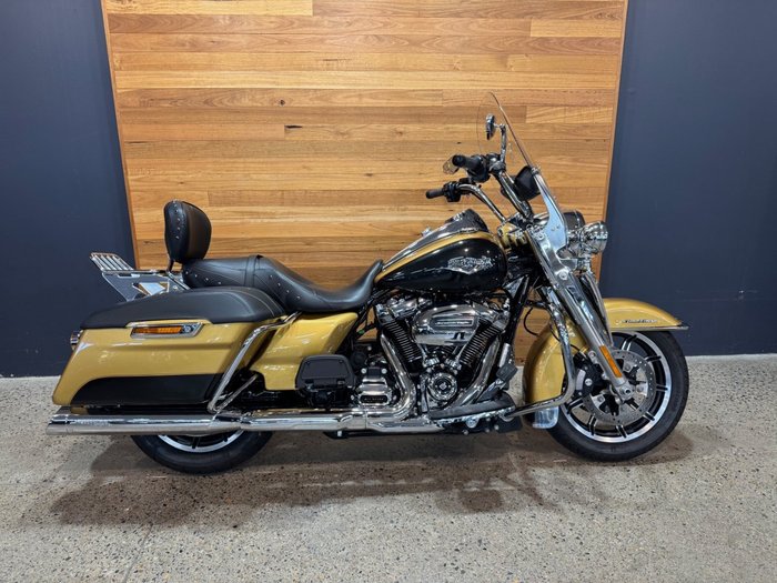2017 Harley-davidson FLHR ROAD KING Gold