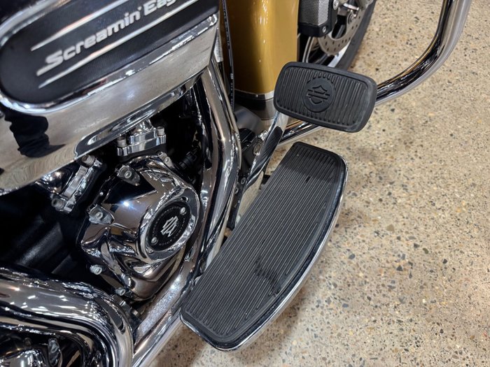 2017 Harley-davidson FLHR ROAD KING Gold