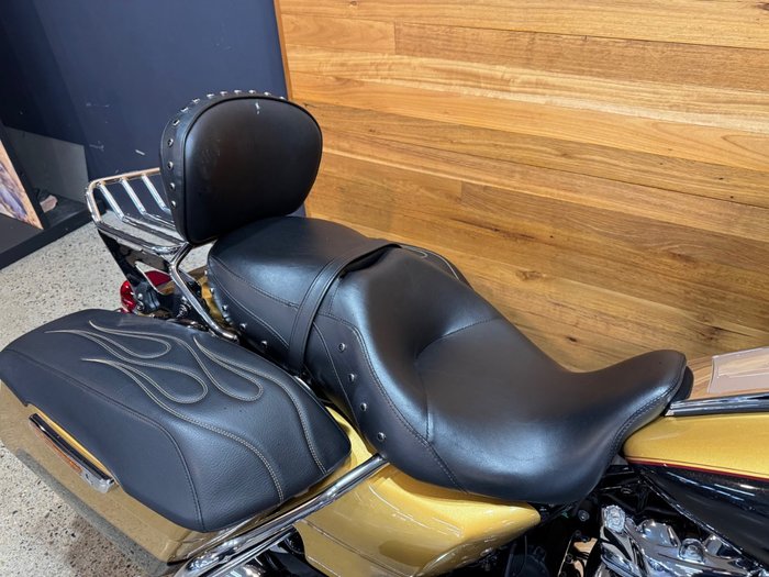 2017 Harley-davidson FLHR ROAD KING Gold