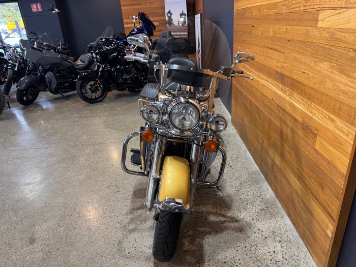 2017 Harley-davidson FLHR ROAD KING Gold