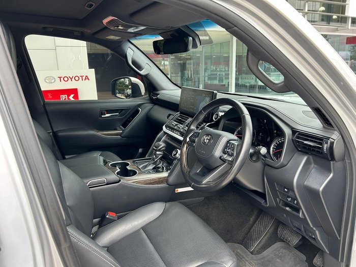2023 Toyota Landcruiser VX FJA300R 4X4 Dual Range Silver Pearl